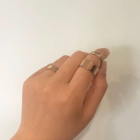 Assorted gold rings- set of 4 - Picture 2 of 4